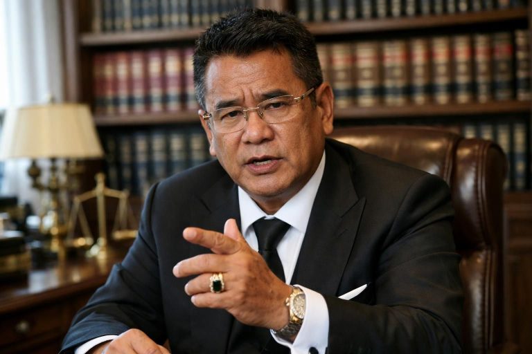 hotman menegaskan bahwa dirinya tidak mencari popularitas saat membela febrie adriansyah, dengan tarif jasanya yang sangat tinggi - detiknews.